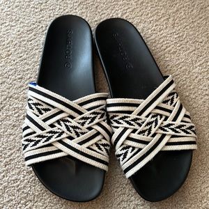 NWT Rothy’s Black and White Elastic Crisscross Slide Size 7